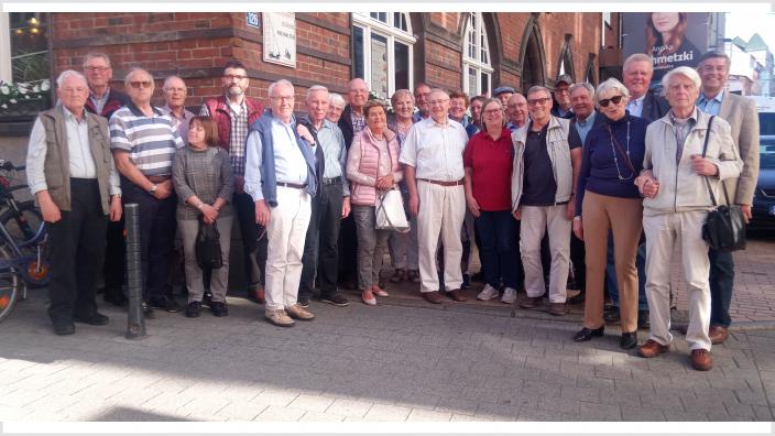 Die 30 Teilnehmenden aus dem Kreis RD-ECK am Drei-Länder-Kongress der Senioren-Union in Schwerin 